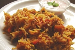Recept na zapečenou rýži kabuli palau pomohli rozšířit uprchlíci.